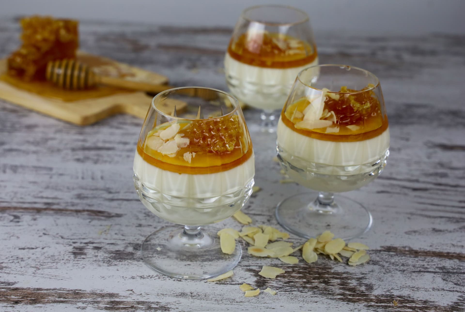 Panna cotta με τζίντζερ λεμόνι και μέλι – Sweet & Bitter