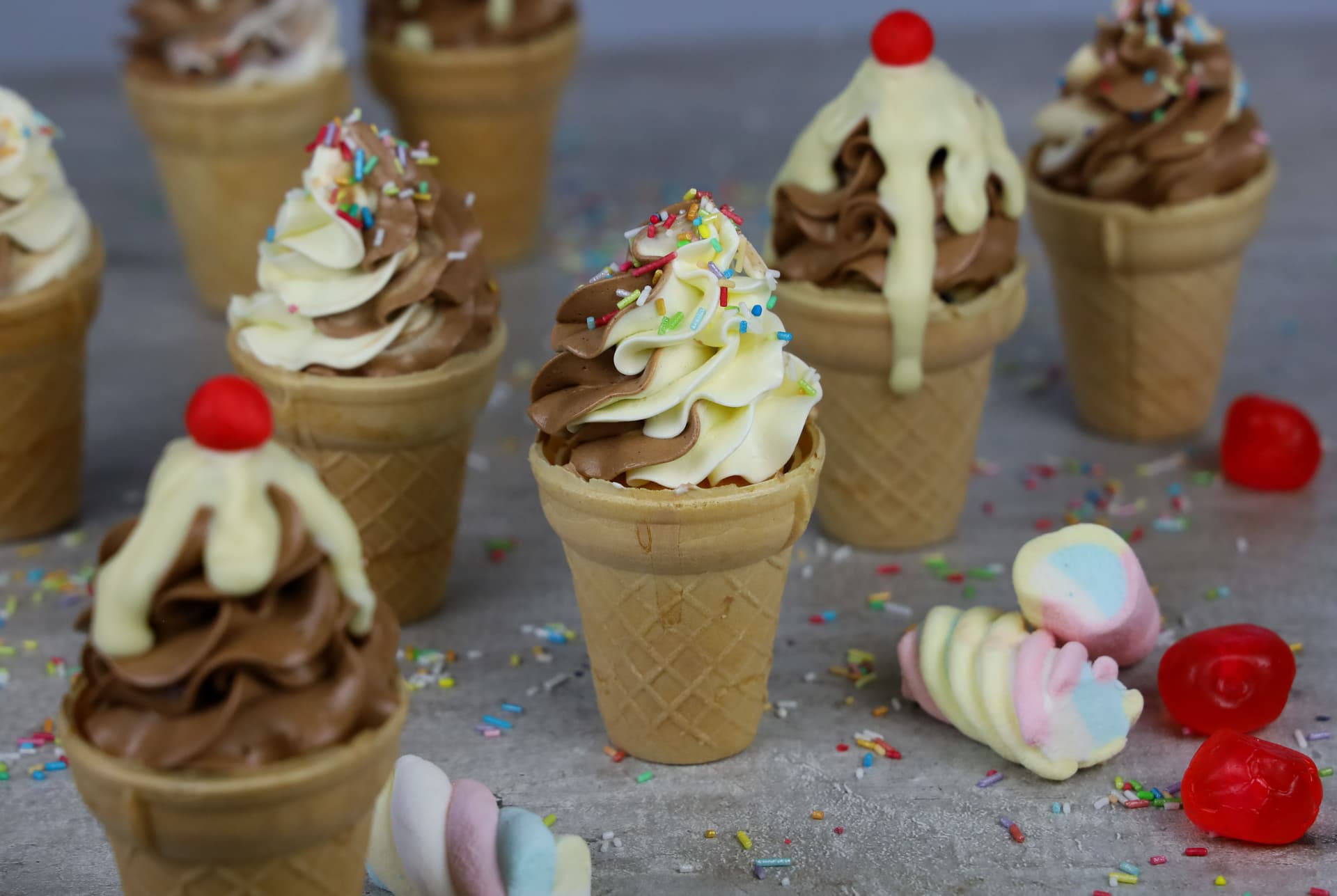 Cupcakes σε χωνάκια παγωτό – Sweet & Bitter
