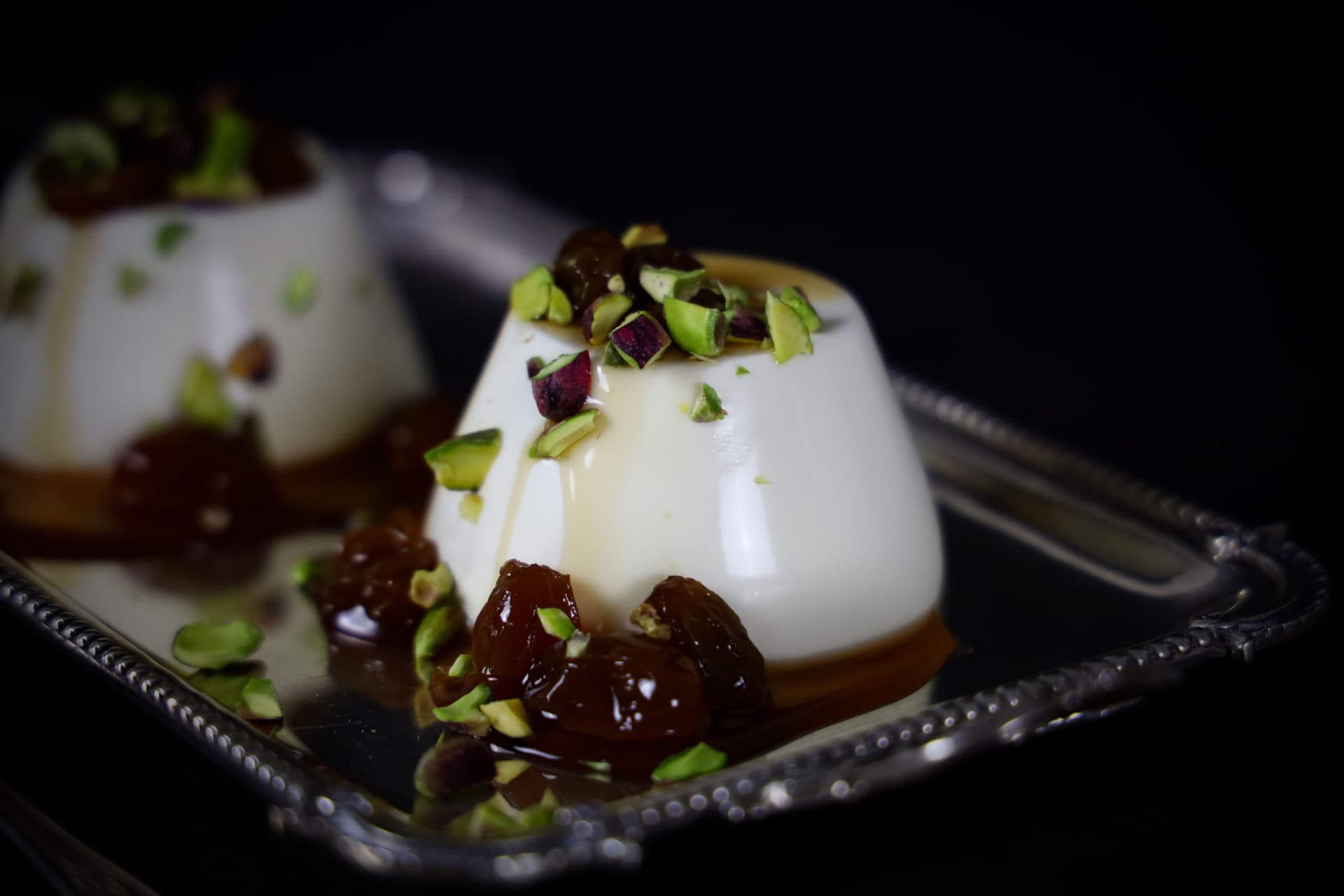 Panna cotta με μαστίχα Χίου και σταφύλι γλυκό του κουταλιού – Sweet & Bitter