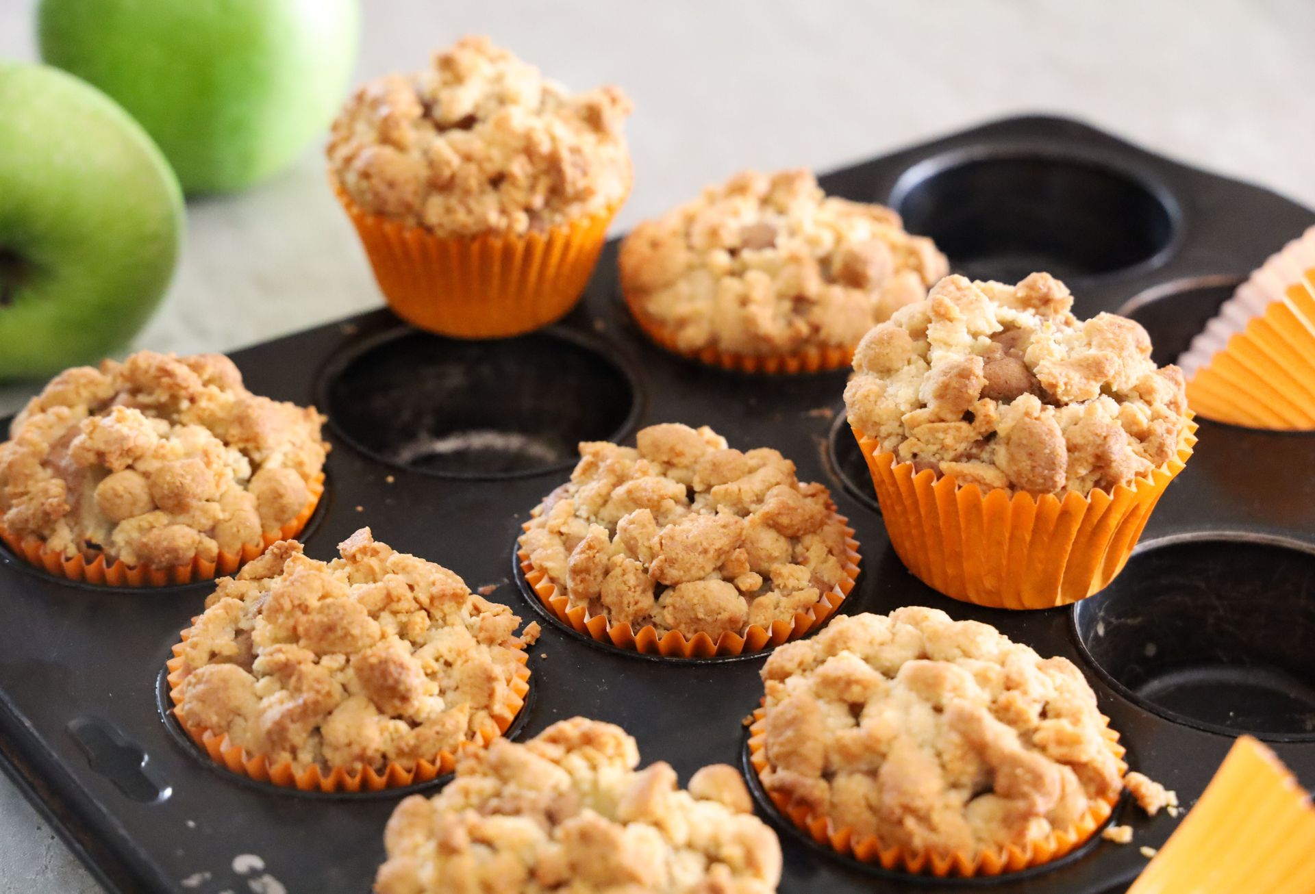 apple muffin .jpg